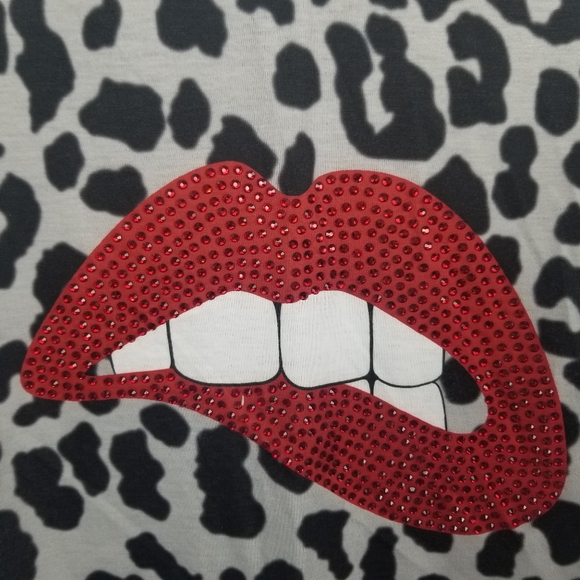 Shein Rhinestone Red Lip Leopard Tee - Picture 6 of 8